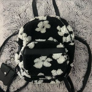 soft black and white flower backpack 🌸🤍